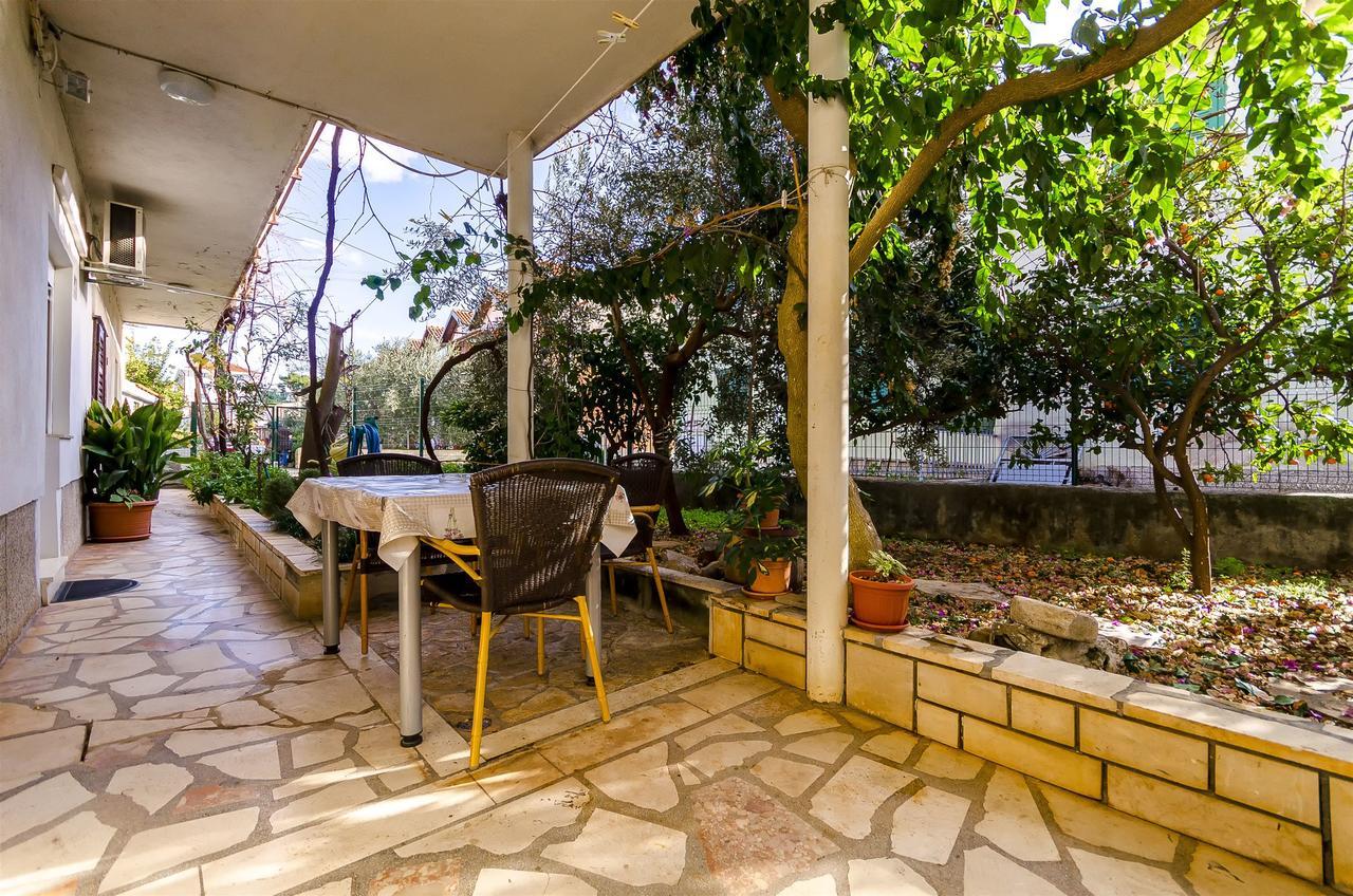 Apartments Vinko Trogir Exterior photo